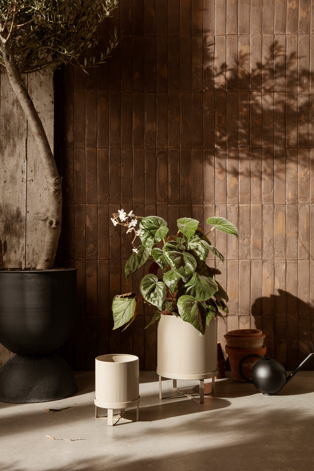 Hourglass Pot Stor
