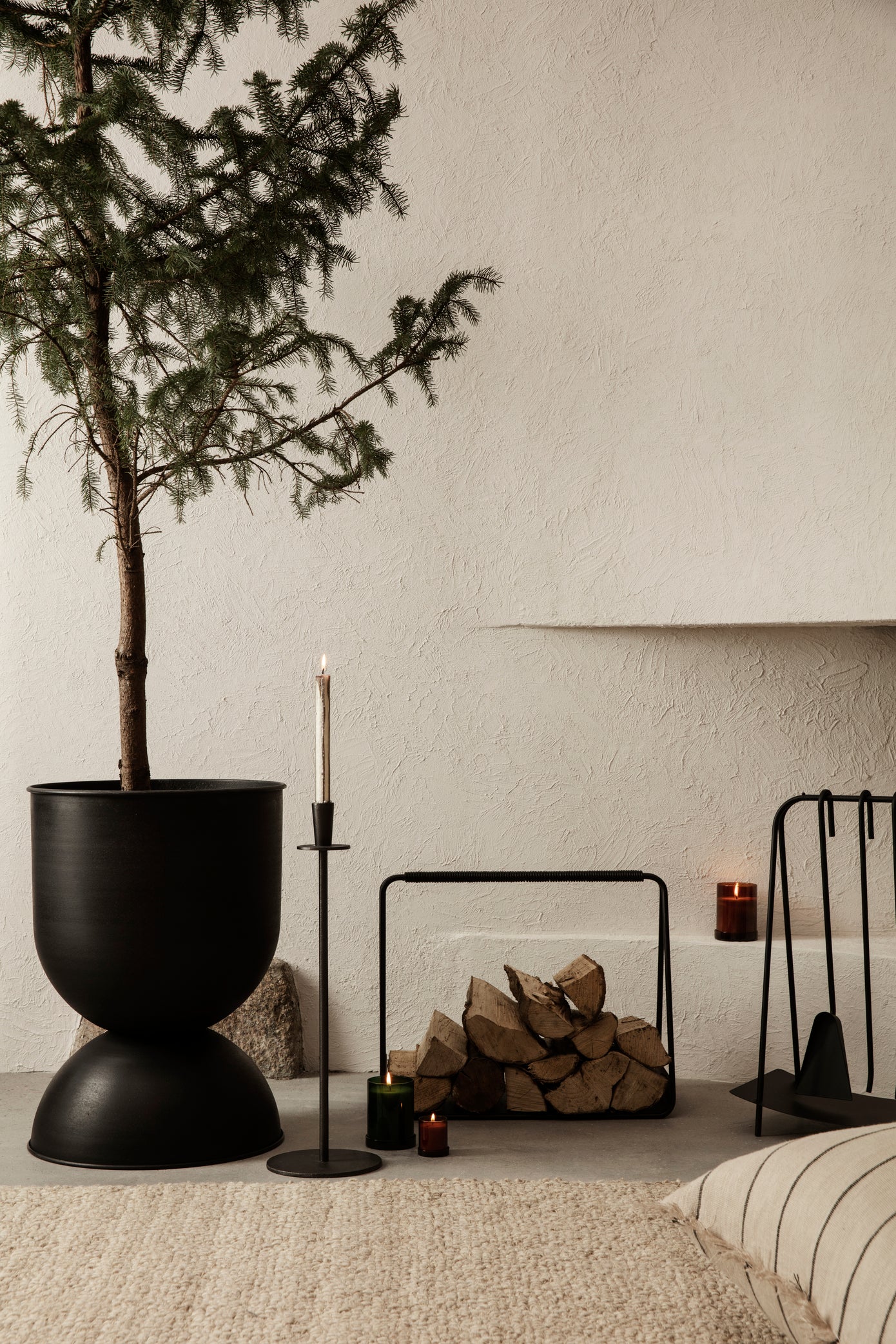 Hourglass Pot Stor
